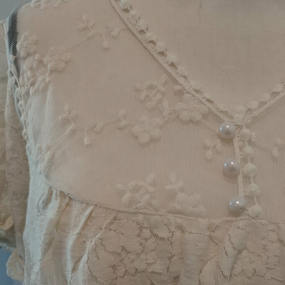 Lace blouse - Picture 4 of 5